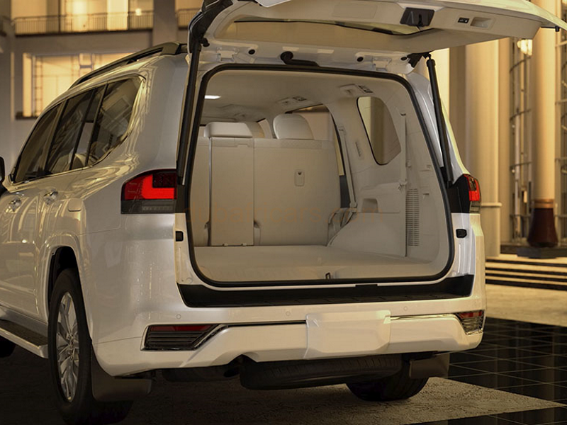 2023 Brand New LHD Land Cruiser 300