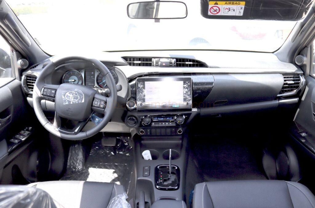 2025 TOYOTA HILUX ADVENTURE 2.8 DIESEL